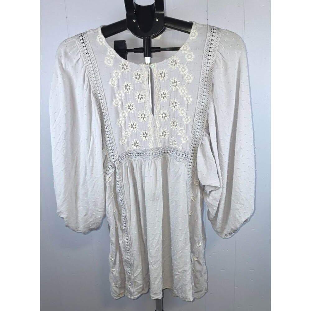 Forgotten Grace Eyelet Front Boho Bohemian Peasant Gray Size Medium Shirt M
